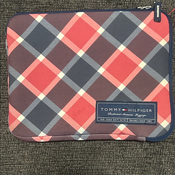 Tommy Hilfiger Other - Tommy Hilfiger Plaid Laptop Sleeve in Red and Gray